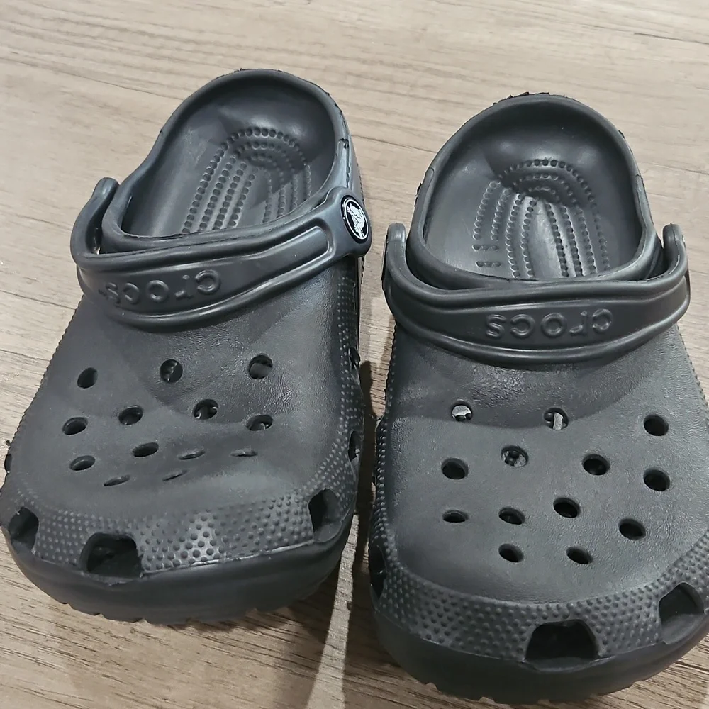 CROCS new never
